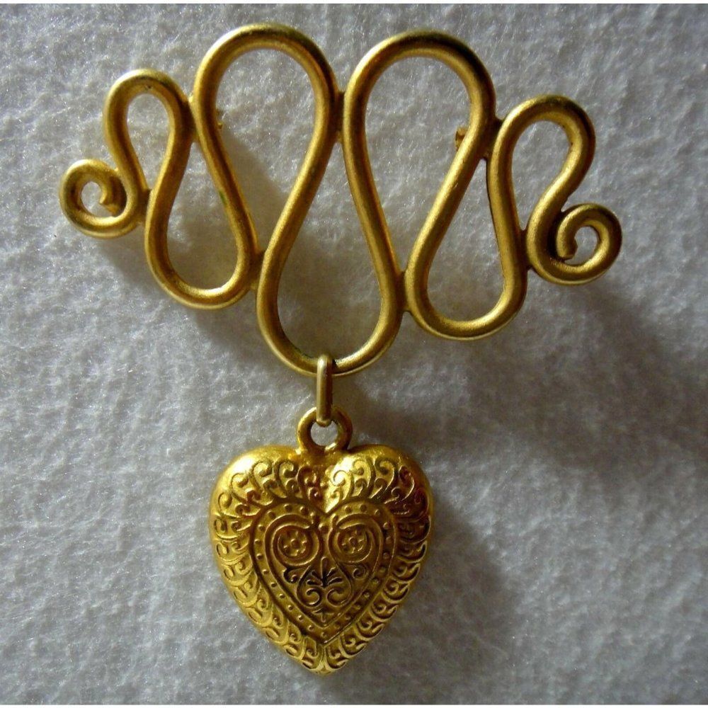 Puffed Heart Pin Etched Design Large Open Swirl Top Goldtone Lightweight